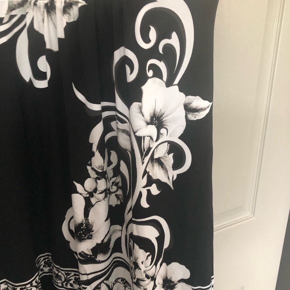 White House Black Market Dress - Picture 3 of 6